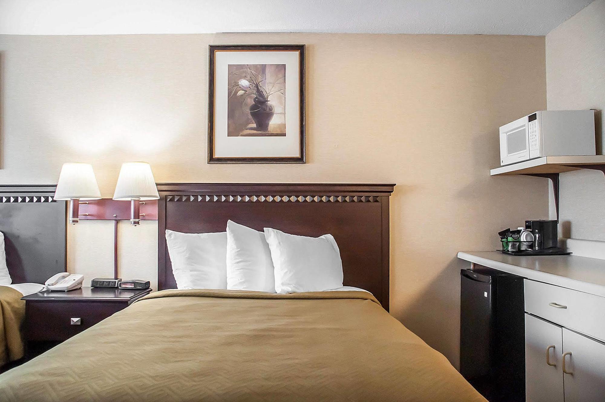 Econo Lodge Elmira-Corning Fisherville Extérieur photo